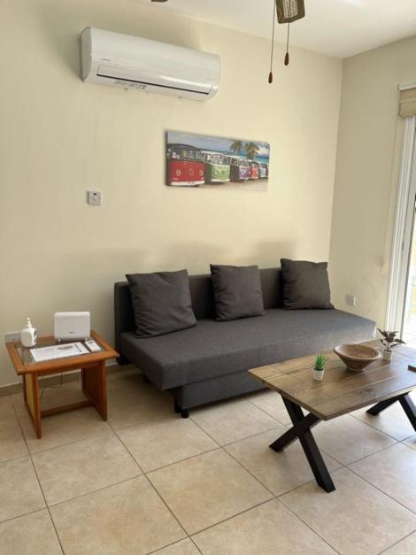 The Holiday Flat, Gateway To Desired Experiences Peyia Bagian luar foto
