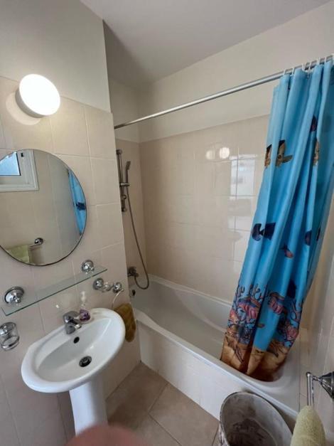 The Holiday Flat, Gateway To Desired Experiences Peyia Bagian luar foto