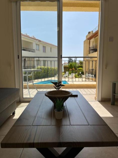 The Holiday Flat, Gateway To Desired Experiences Peyia Bagian luar foto