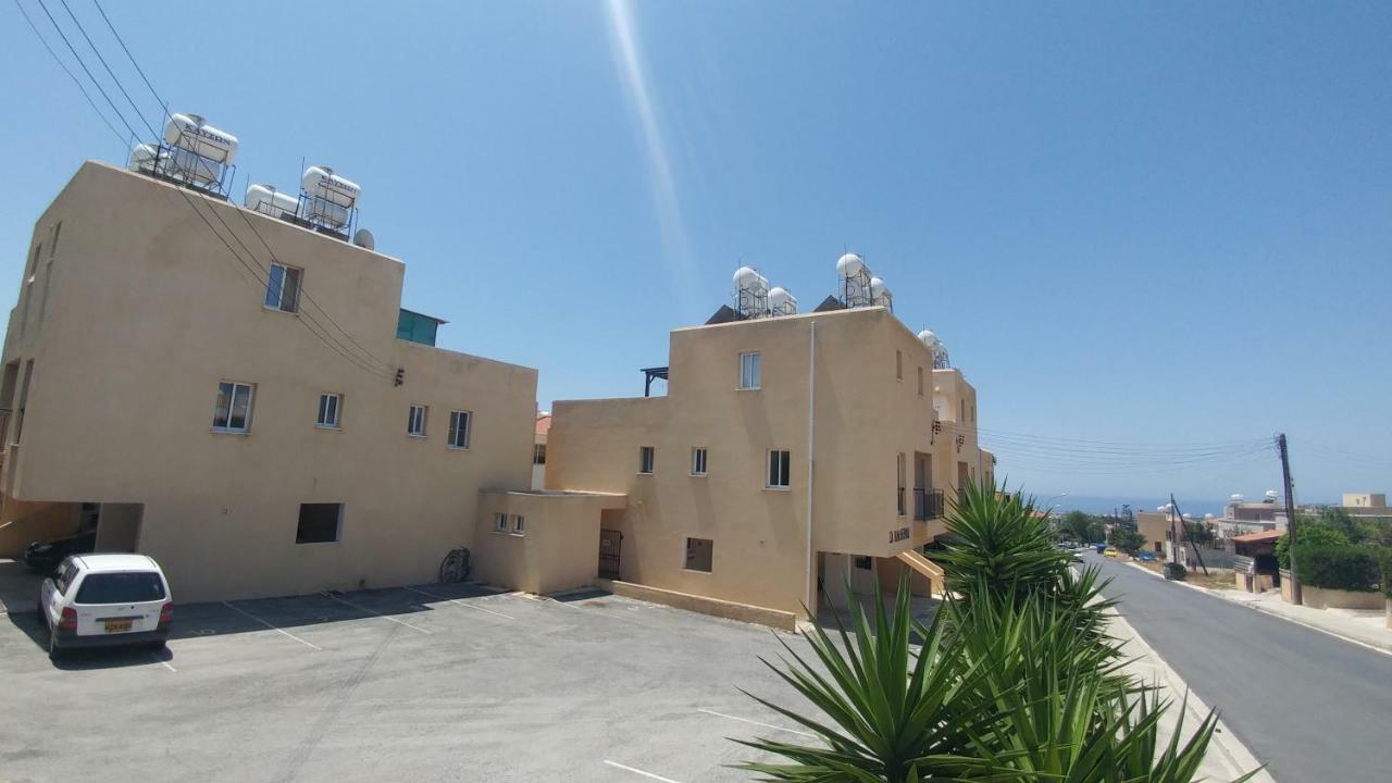 The Holiday Flat, Gateway To Desired Experiences Peyia Bagian luar foto